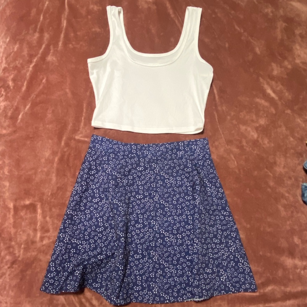White Crop & Floral Skirt S/M. NWOT